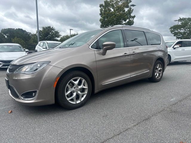 2017 Chrysler Pacifica Touring-L Plus