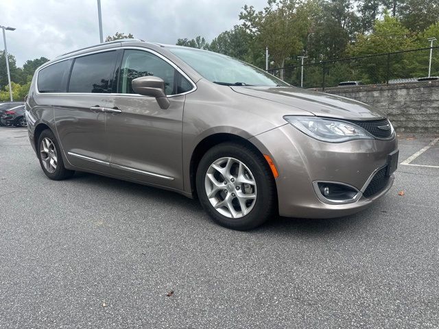 2017 Chrysler Pacifica Touring-L Plus