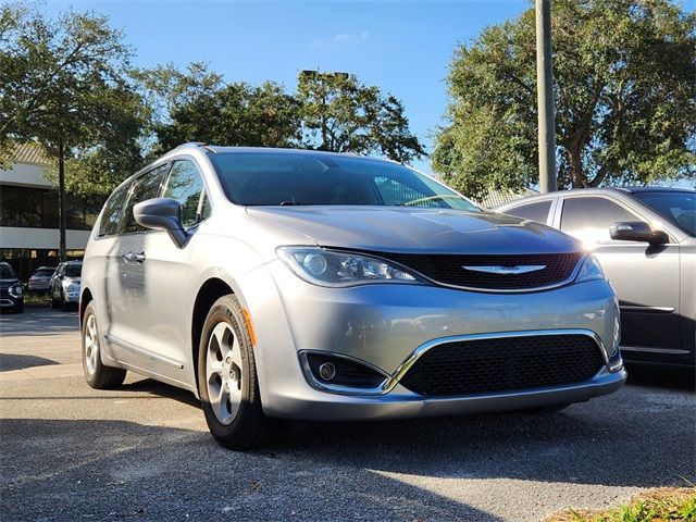 2017 Chrysler Pacifica Touring-L Plus