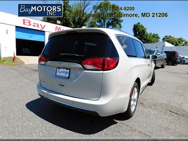 2017 Chrysler Pacifica Touring-L Plus