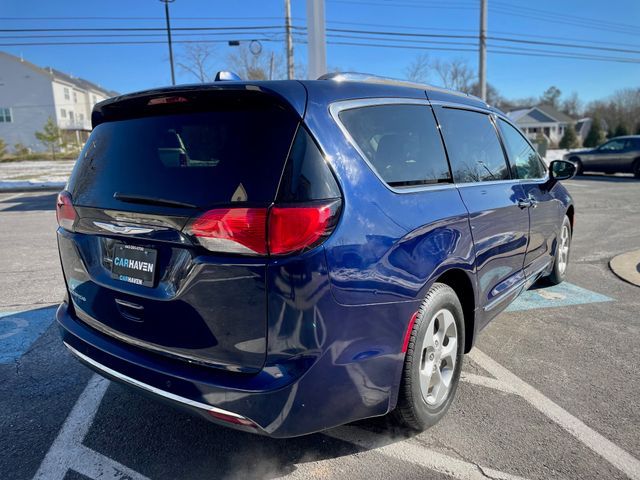 2017 Chrysler Pacifica Touring-L Plus