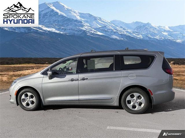 2017 Chrysler Pacifica Touring-L Plus