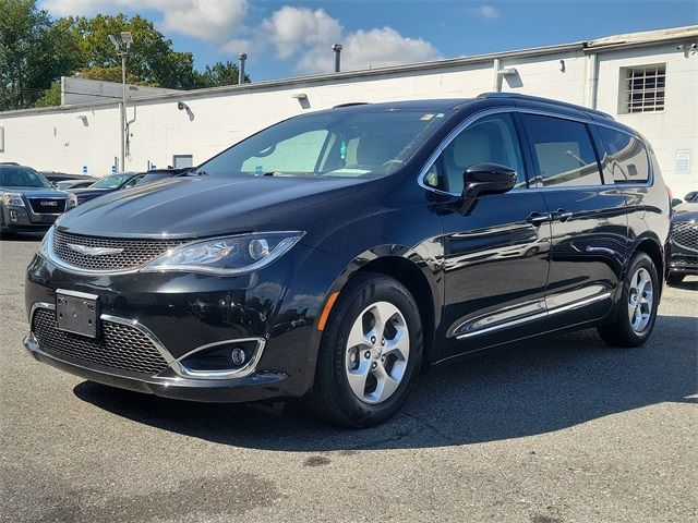 2017 Chrysler Pacifica Touring-L Plus