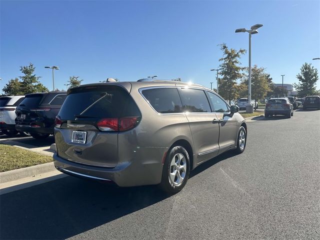 2017 Chrysler Pacifica Touring-L Plus