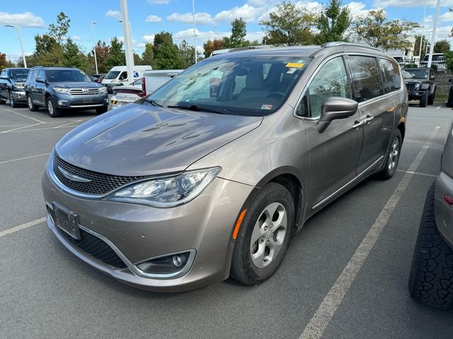 2017 Chrysler Pacifica Touring-L Plus