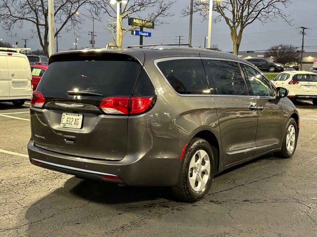 2017 Chrysler Pacifica Touring-L Plus