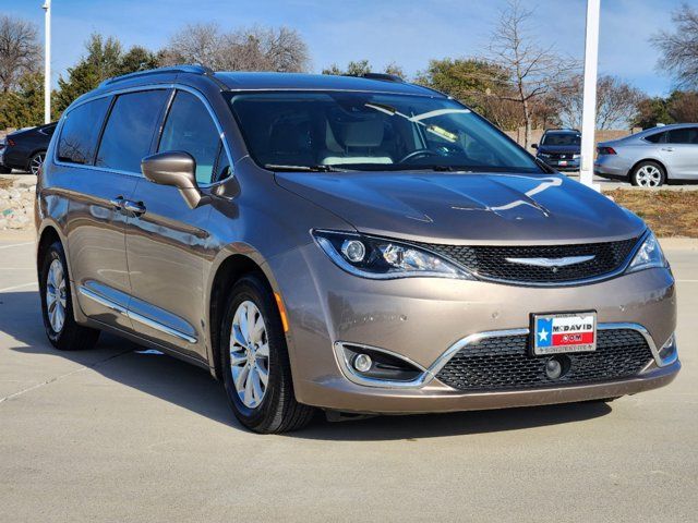 2017 Chrysler Pacifica Touring-L Plus