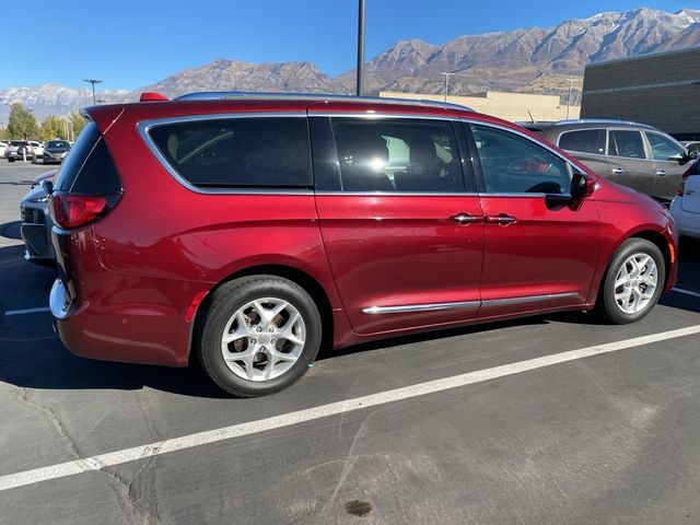 2017 Chrysler Pacifica Touring-L Plus