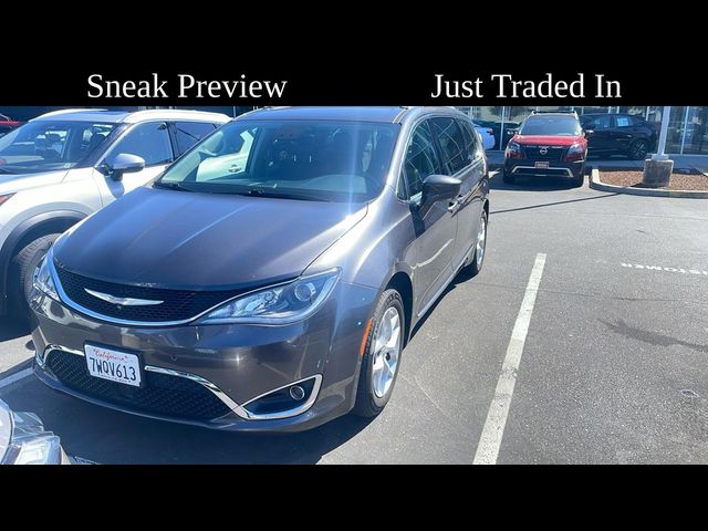 2017 Chrysler Pacifica Touring-L Plus