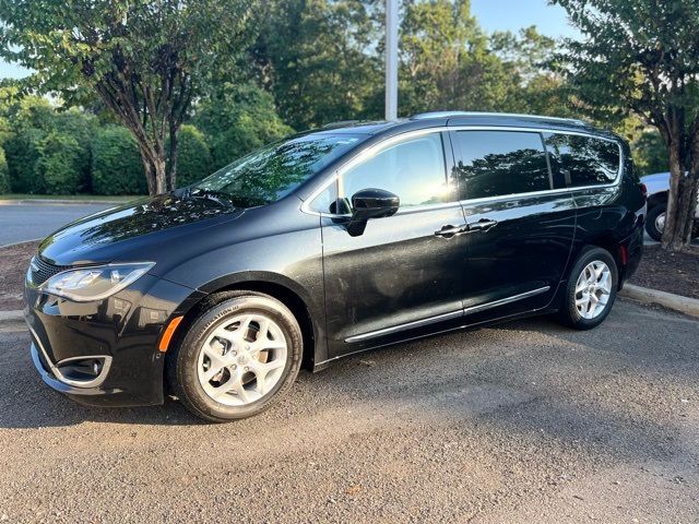 2017 Chrysler Pacifica Touring-L Plus