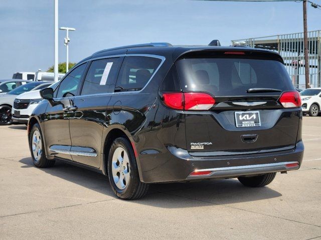 2017 Chrysler Pacifica Touring-L Plus