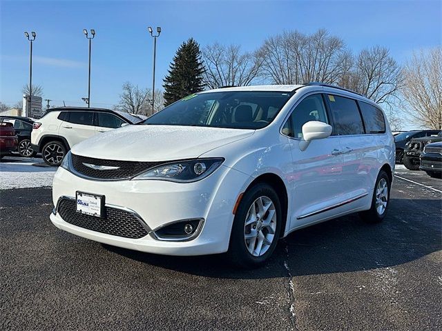 2017 Chrysler Pacifica Touring-L Plus