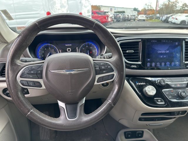 2017 Chrysler Pacifica Touring-L Plus