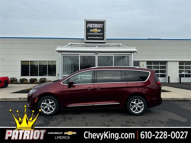 2017 Chrysler Pacifica Touring-L Plus