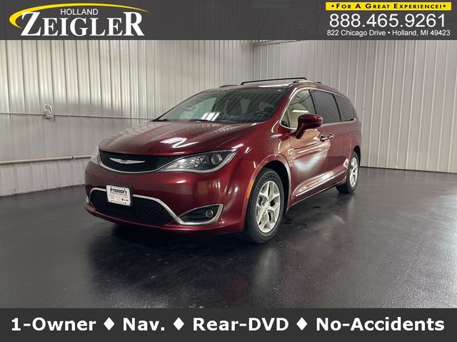 2017 Chrysler Pacifica Touring-L Plus