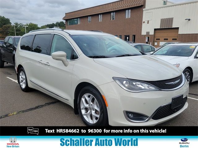 2017 Chrysler Pacifica Touring-L Plus