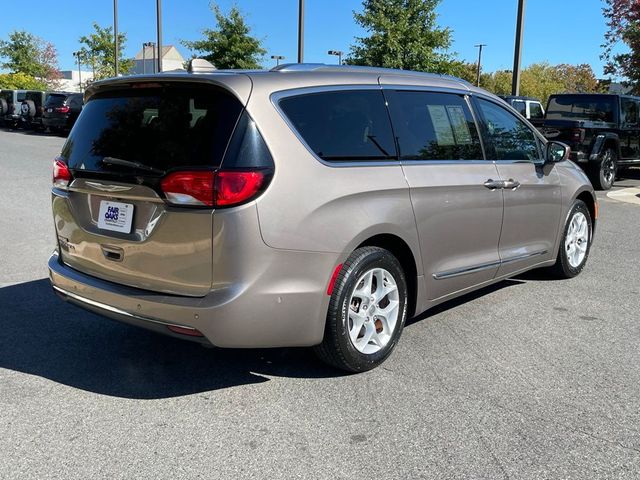 2017 Chrysler Pacifica Touring-L Plus