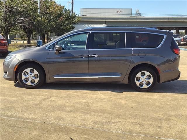 2017 Chrysler Pacifica Touring-L Plus