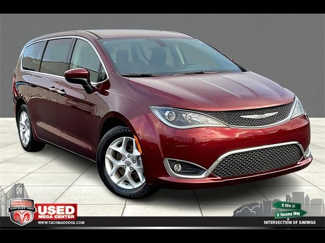 2017 Chrysler Pacifica Touring Plus