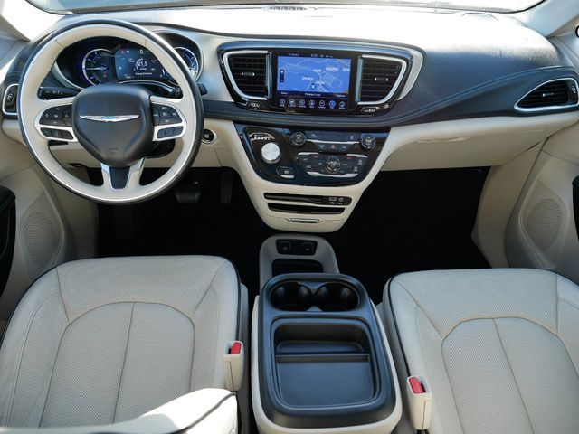 2017 Chrysler Pacifica Hybrid Platinum