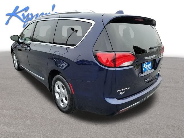 2017 Chrysler Pacifica Hybrid Platinum