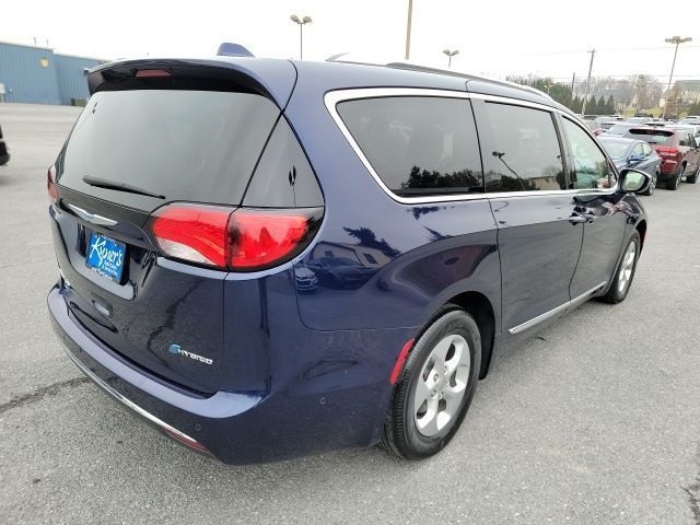 2017 Chrysler Pacifica Hybrid Platinum