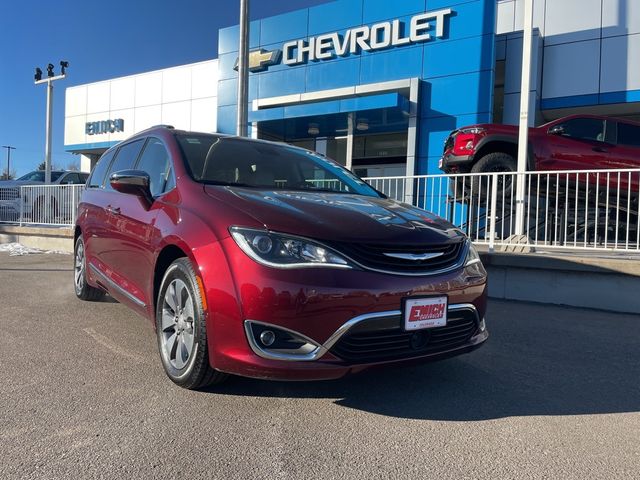 2017 Chrysler Pacifica Hybrid Platinum