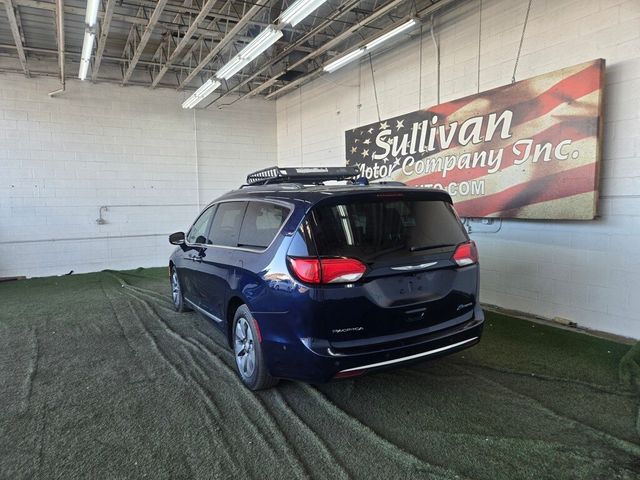 2017 Chrysler Pacifica Hybrid Platinum