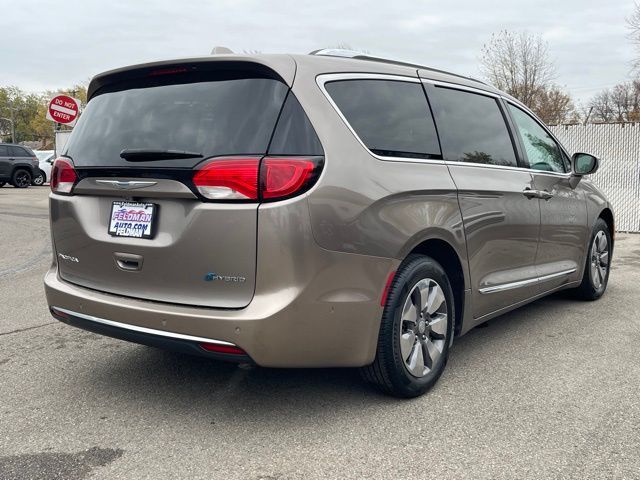 2017 Chrysler Pacifica Hybrid Platinum