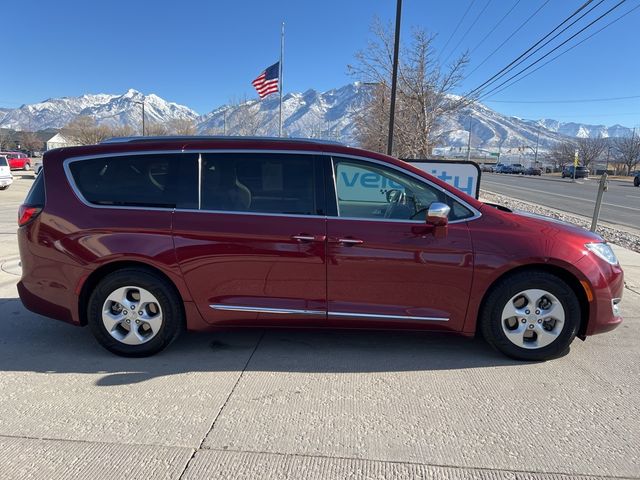 2017 Chrysler Pacifica Hybrid Platinum