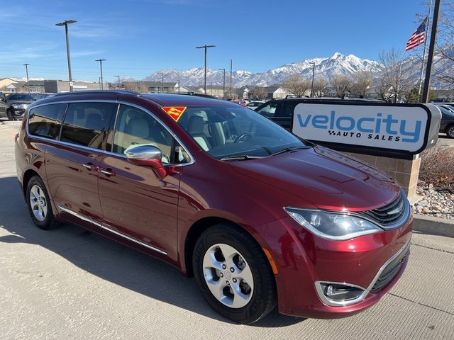 2017 Chrysler Pacifica Hybrid Platinum