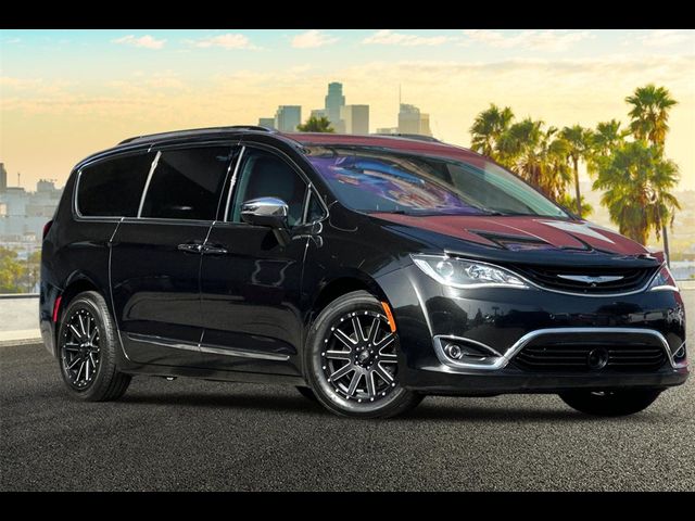 2017 Chrysler Pacifica Hybrid Platinum