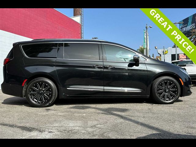 2017 Chrysler Pacifica Hybrid Platinum