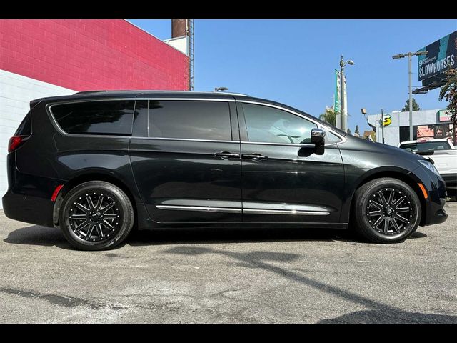 2017 Chrysler Pacifica Hybrid Platinum