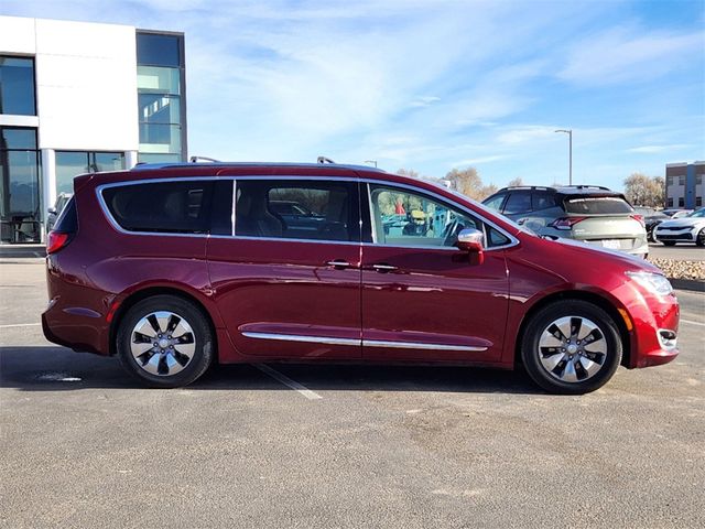 2017 Chrysler Pacifica Hybrid Platinum