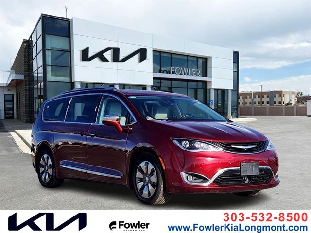 2017 Chrysler Pacifica Hybrid Platinum