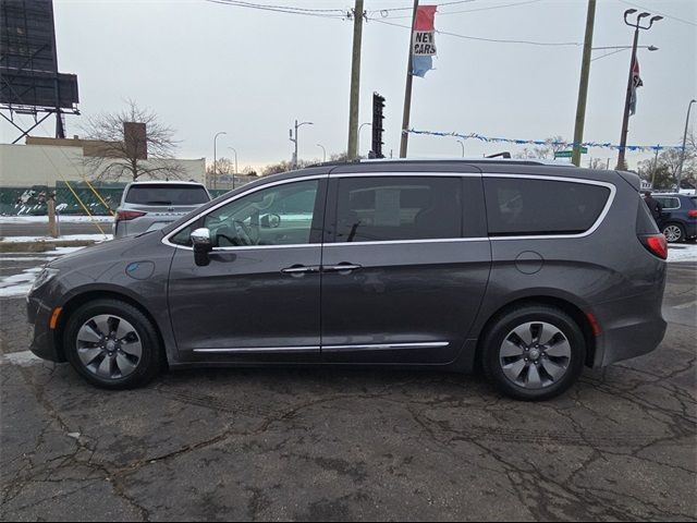 2017 Chrysler Pacifica Hybrid Platinum