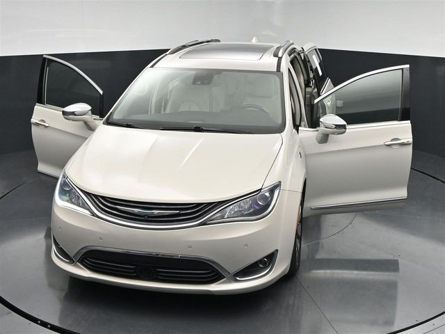 2017 Chrysler Pacifica Hybrid Platinum