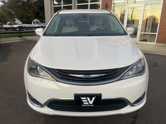 2017 Chrysler Pacifica Hybrid Premium