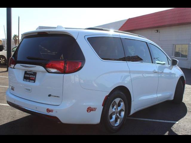 2017 Chrysler Pacifica Hybrid Premium