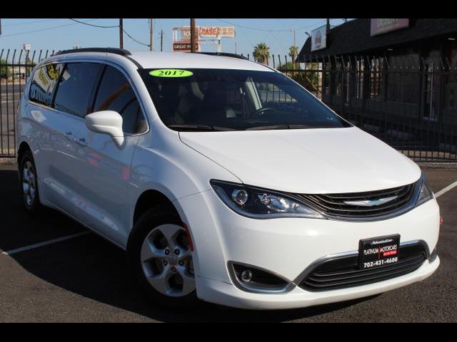 2017 Chrysler Pacifica Hybrid Premium