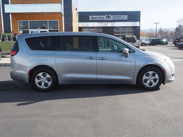 2017 Chrysler Pacifica Hybrid Touring L Plus