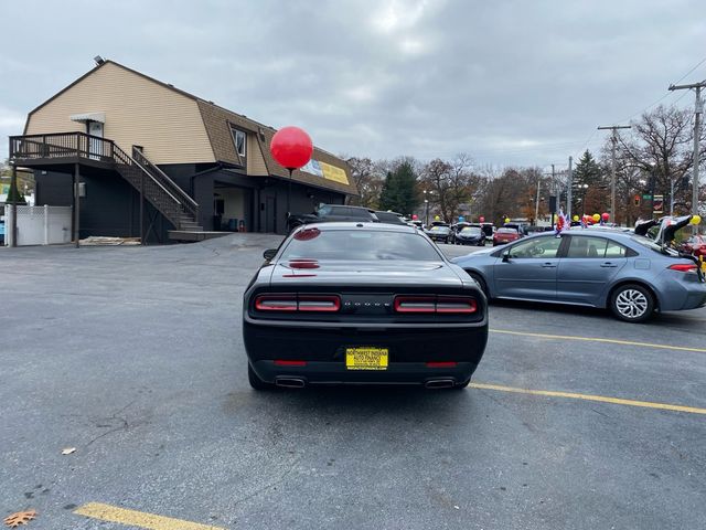 2017 Dodge Challenger SXT