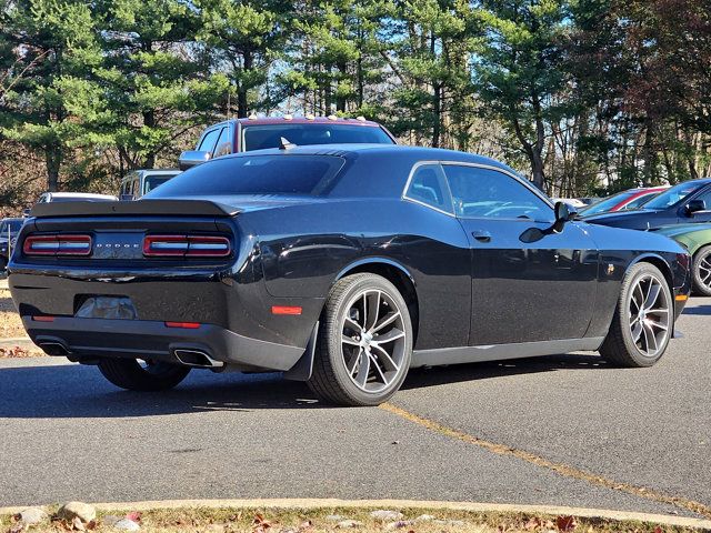 2017 Dodge Challenger 392 Hemi Scat Pack Shaker