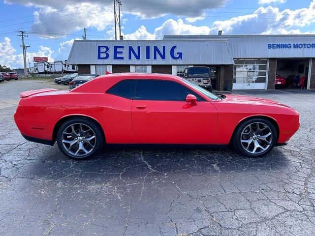 2017 Dodge Challenger SXT Plus