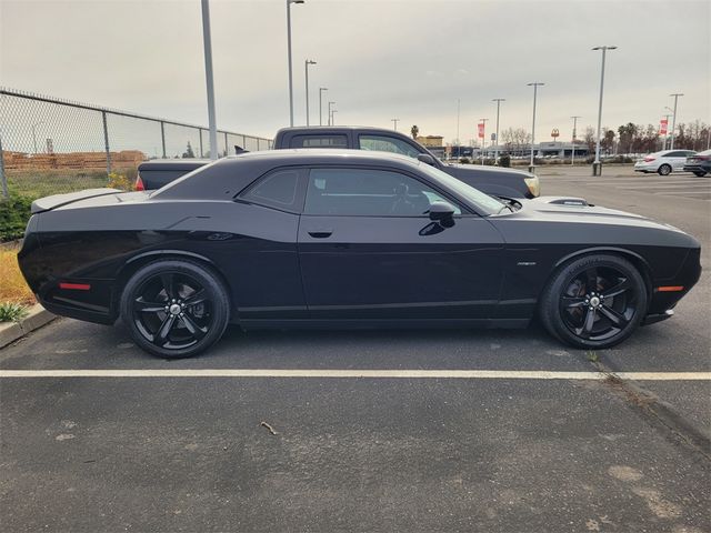 2017 Dodge Challenger R/T Shaker