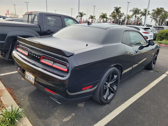 2017 Dodge Challenger R/T Shaker