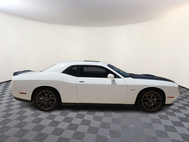 2017 Dodge Challenger R/T Shaker