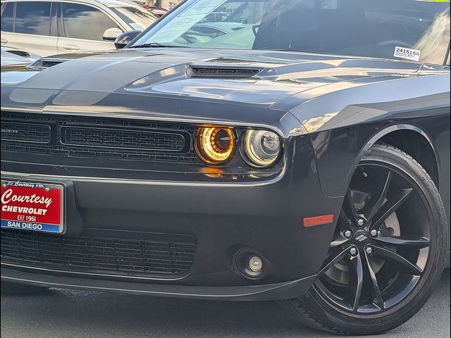 2017 Dodge Challenger SXT Plus