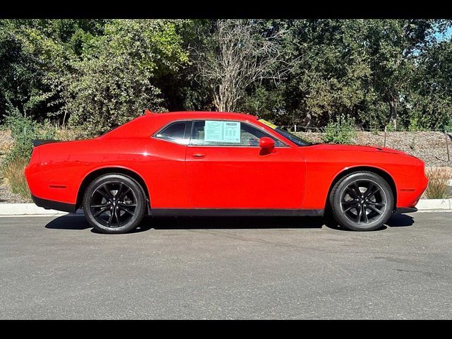 2017 Dodge Challenger SXT Plus